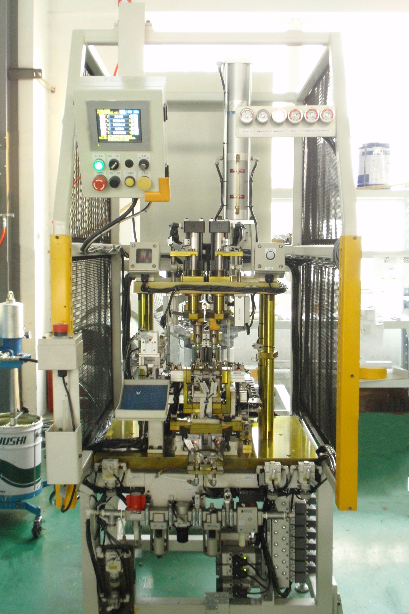 鎖夾器壓入組裝，涂油機(jī)